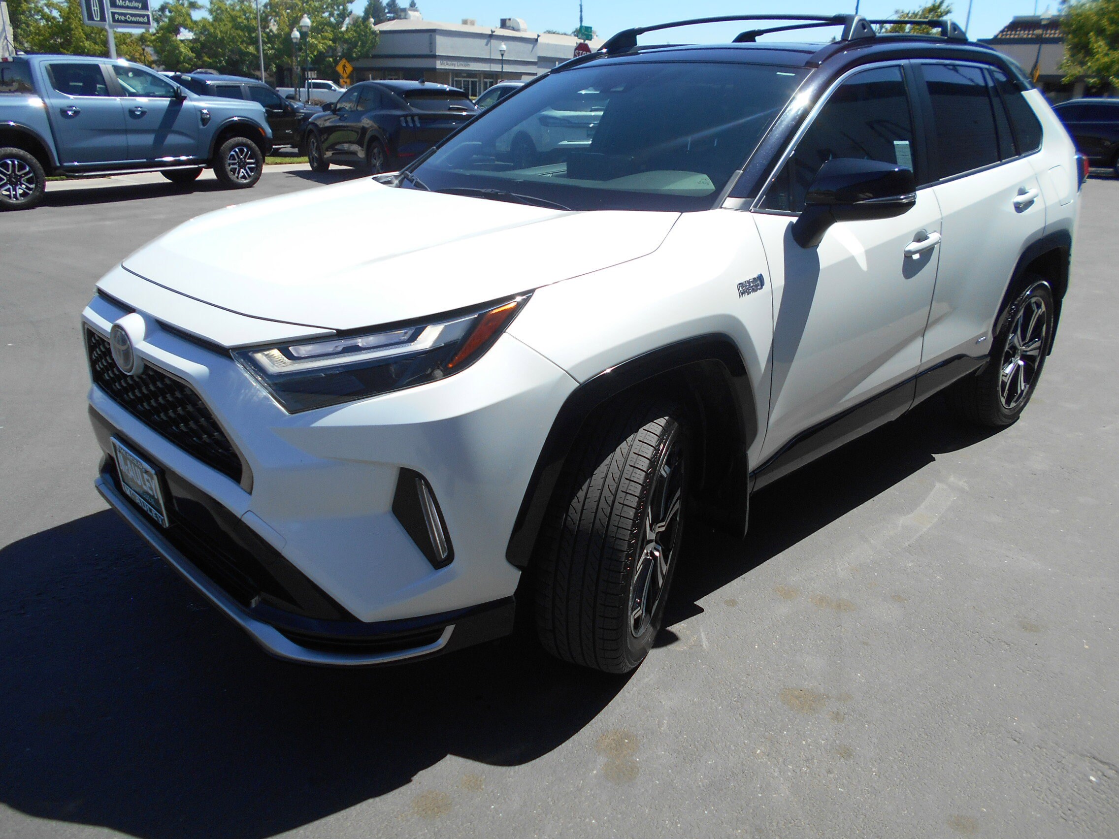 2023 Toyota RAV4 Prime XSE photo 4