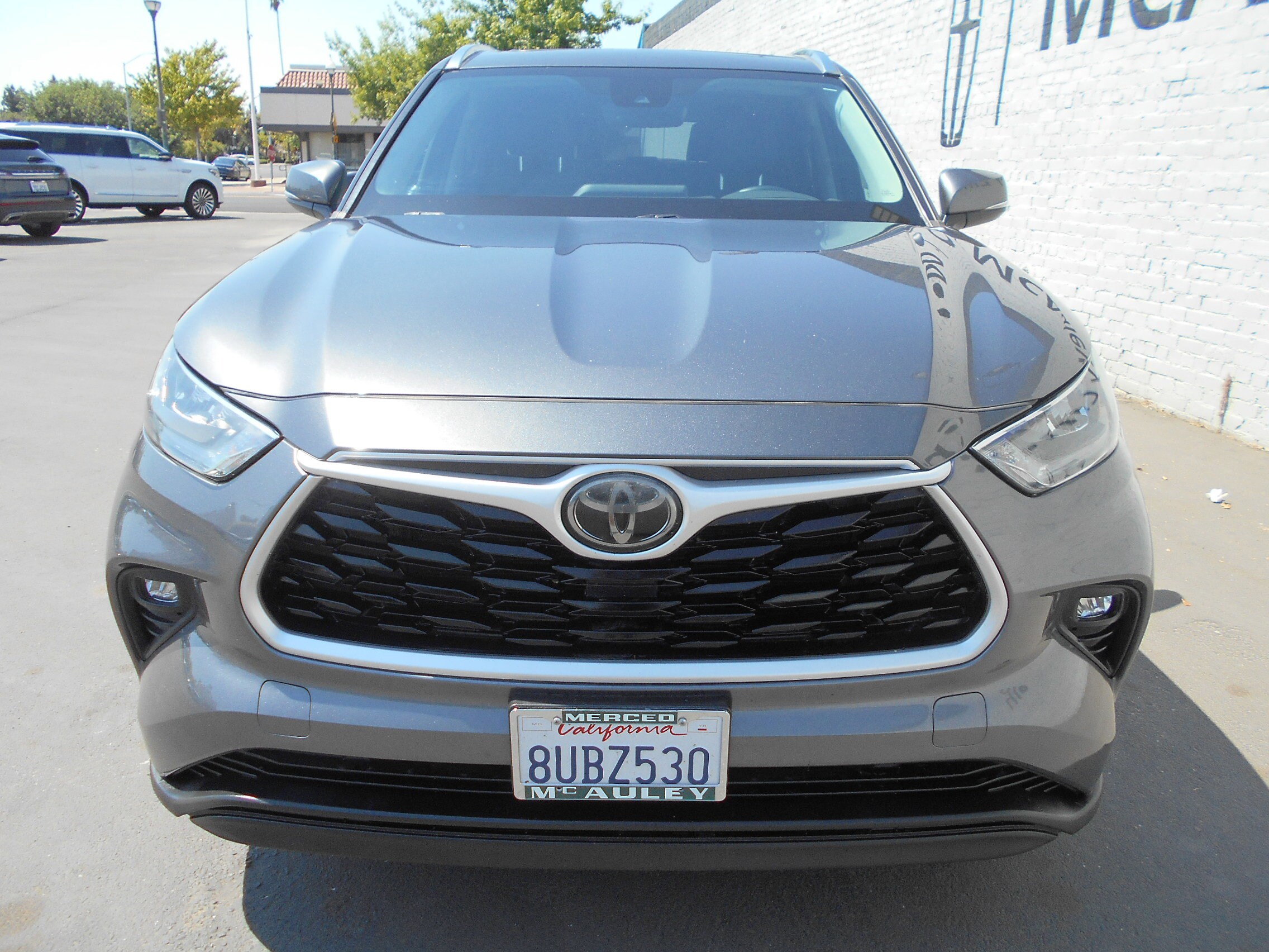 2020 Toyota Highlander XLE photo 3