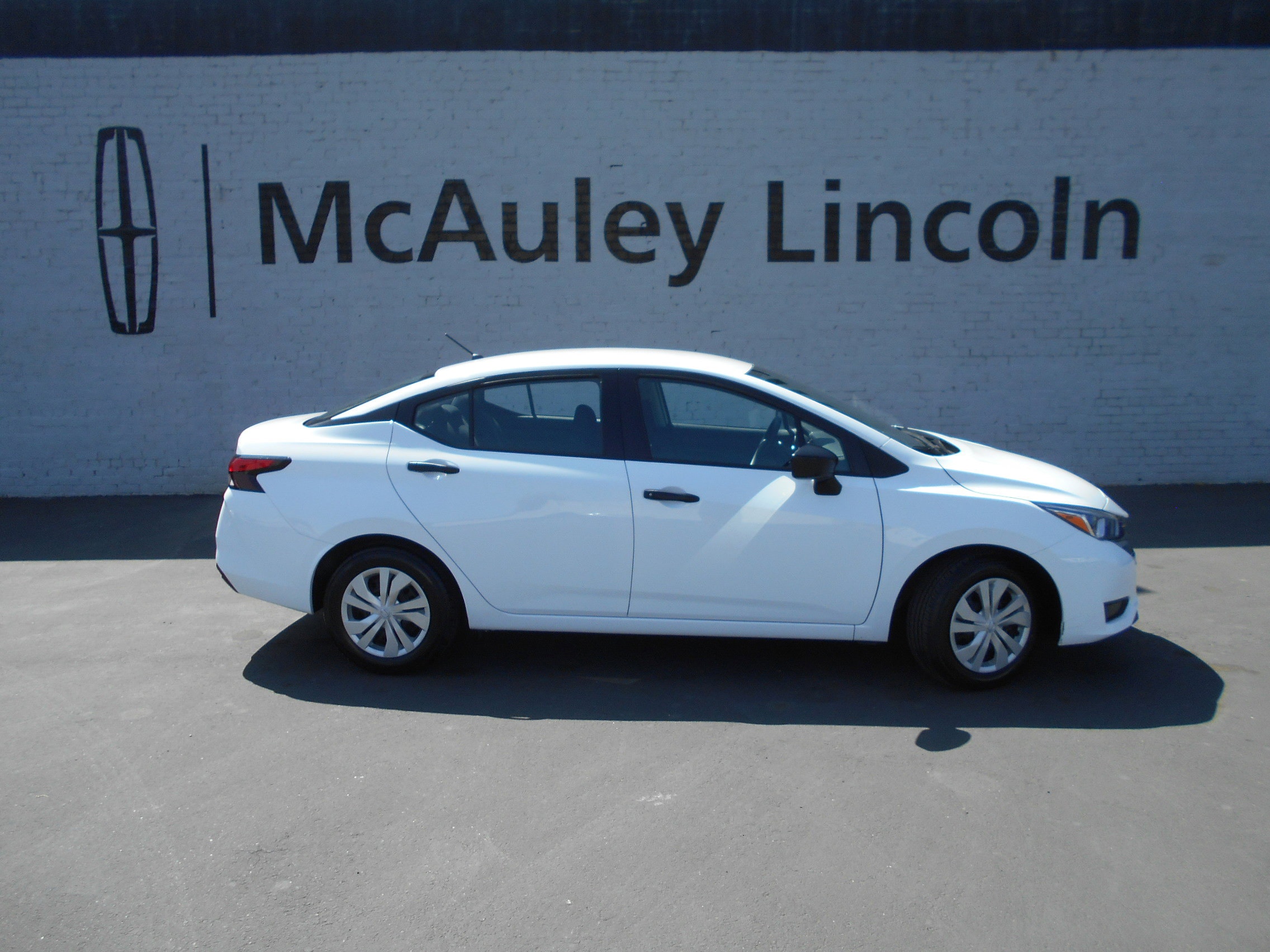2024 Nissan Versa 1.6 S