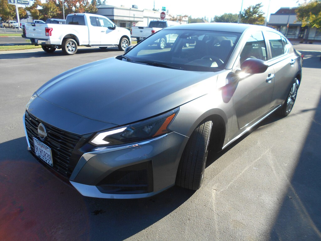 Used 2024 Nissan Altima 2.5 SV Sedan