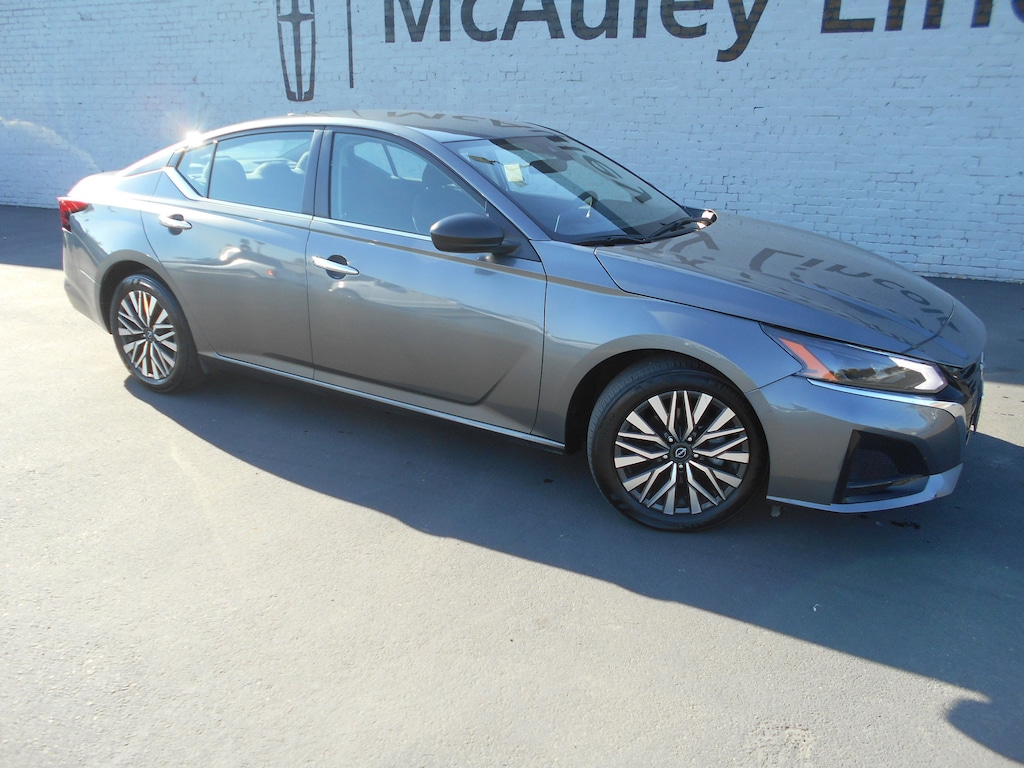 Used 2024 Nissan Altima 2.5 SV Sedan