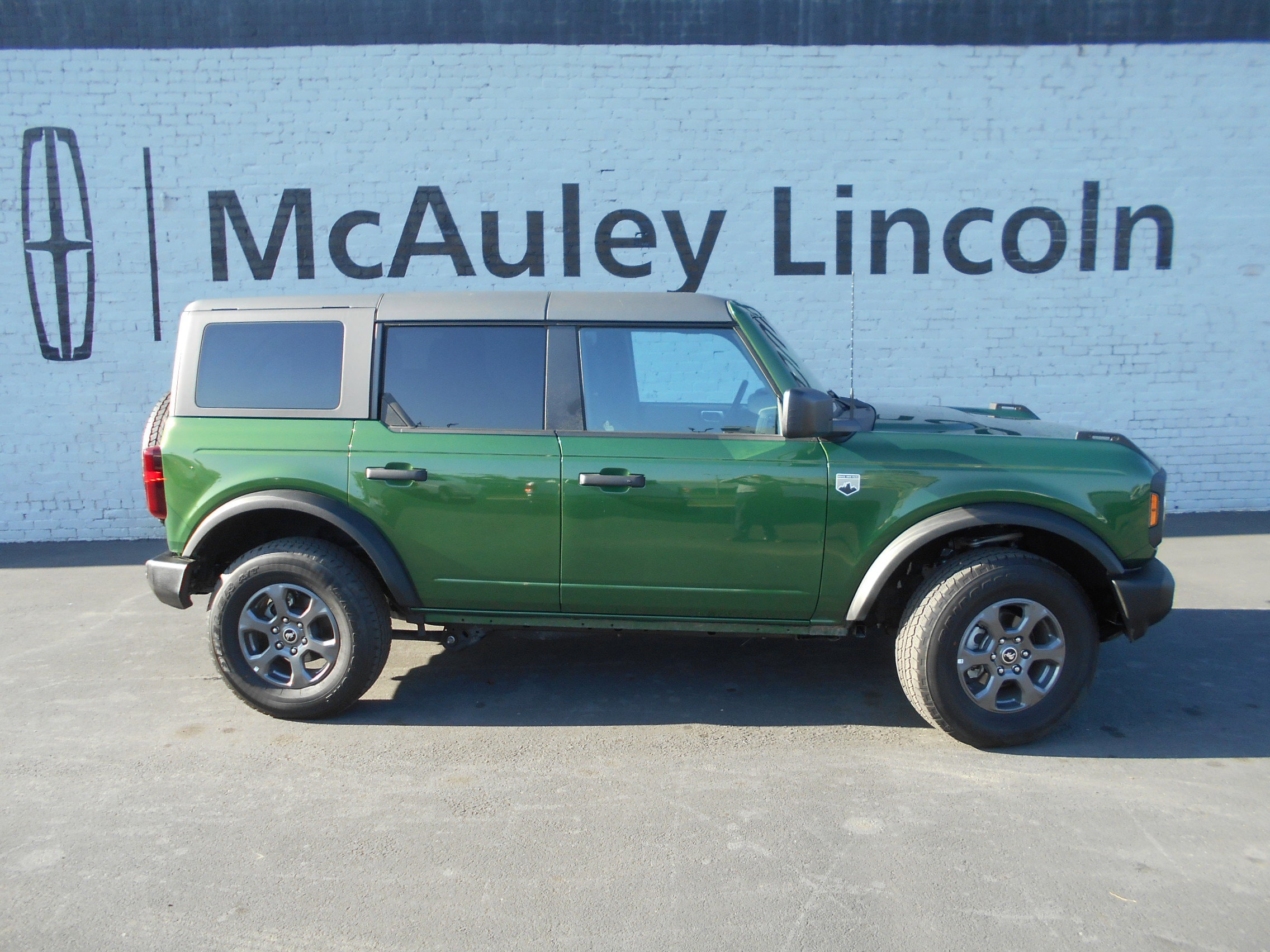 2025 Ford Bronco 4-Door Big Bend's photo