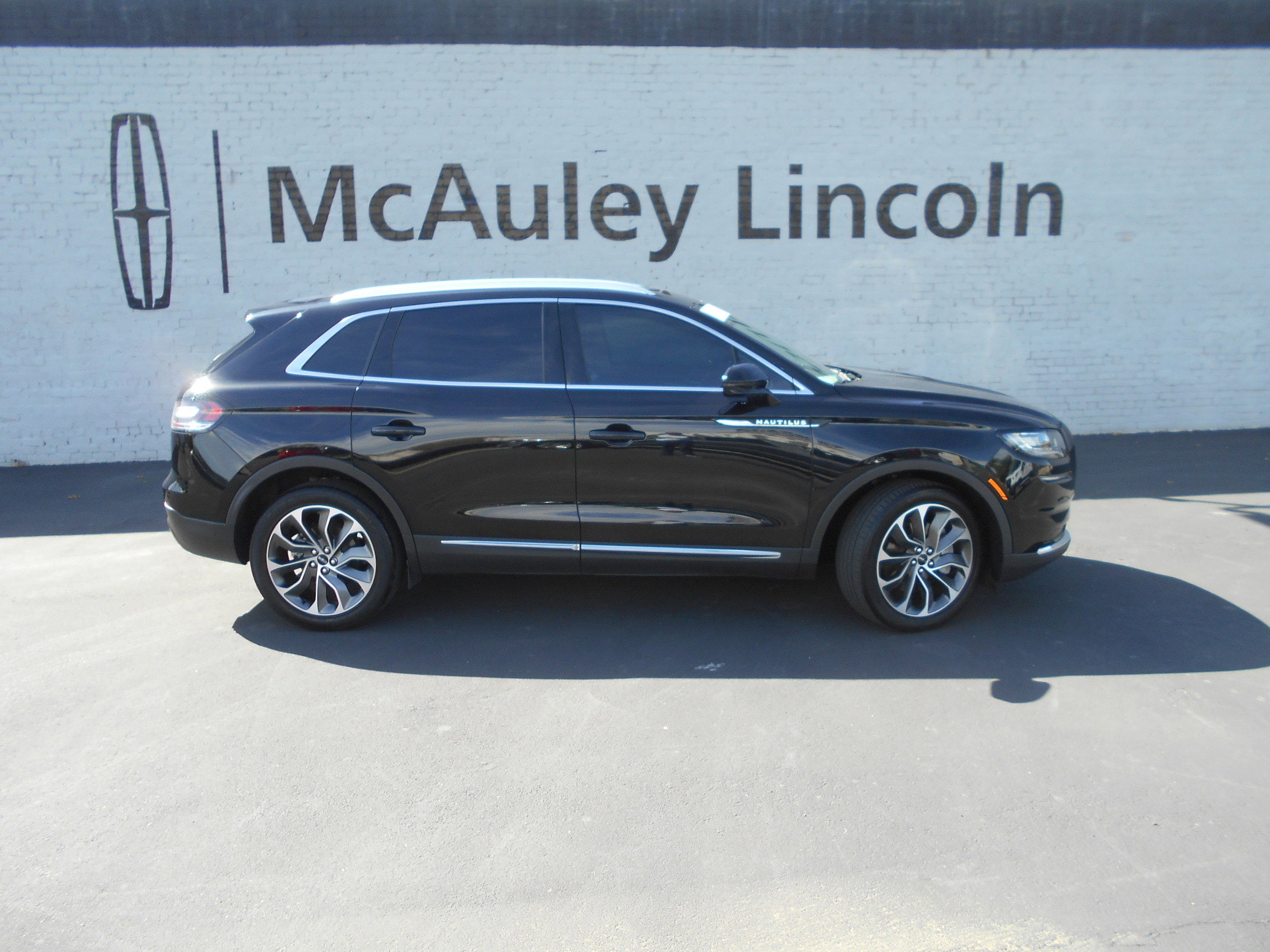 2021 Lincoln Nautilus Reserve