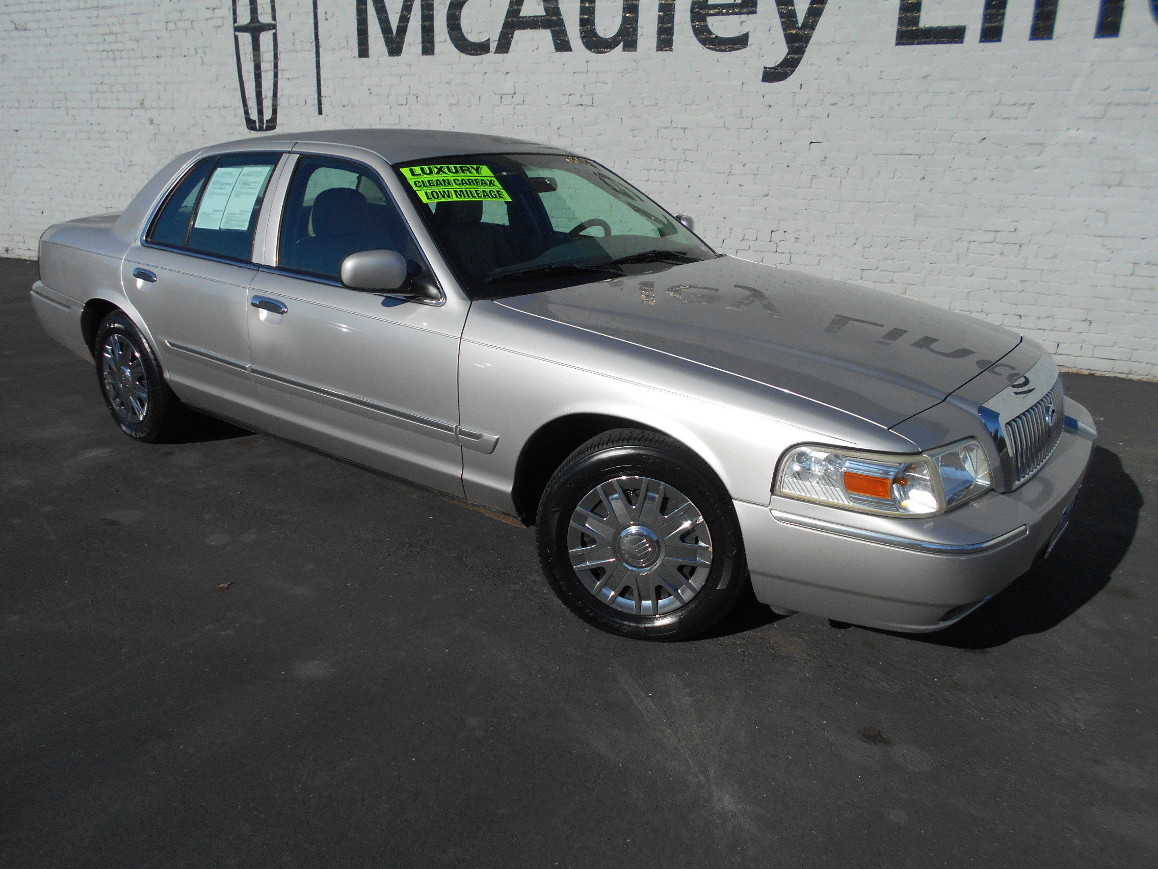 Used 2006 Mercury Grand Marquis GS with VIN 2MEFM74WX6X618571 for sale in Merced, CA