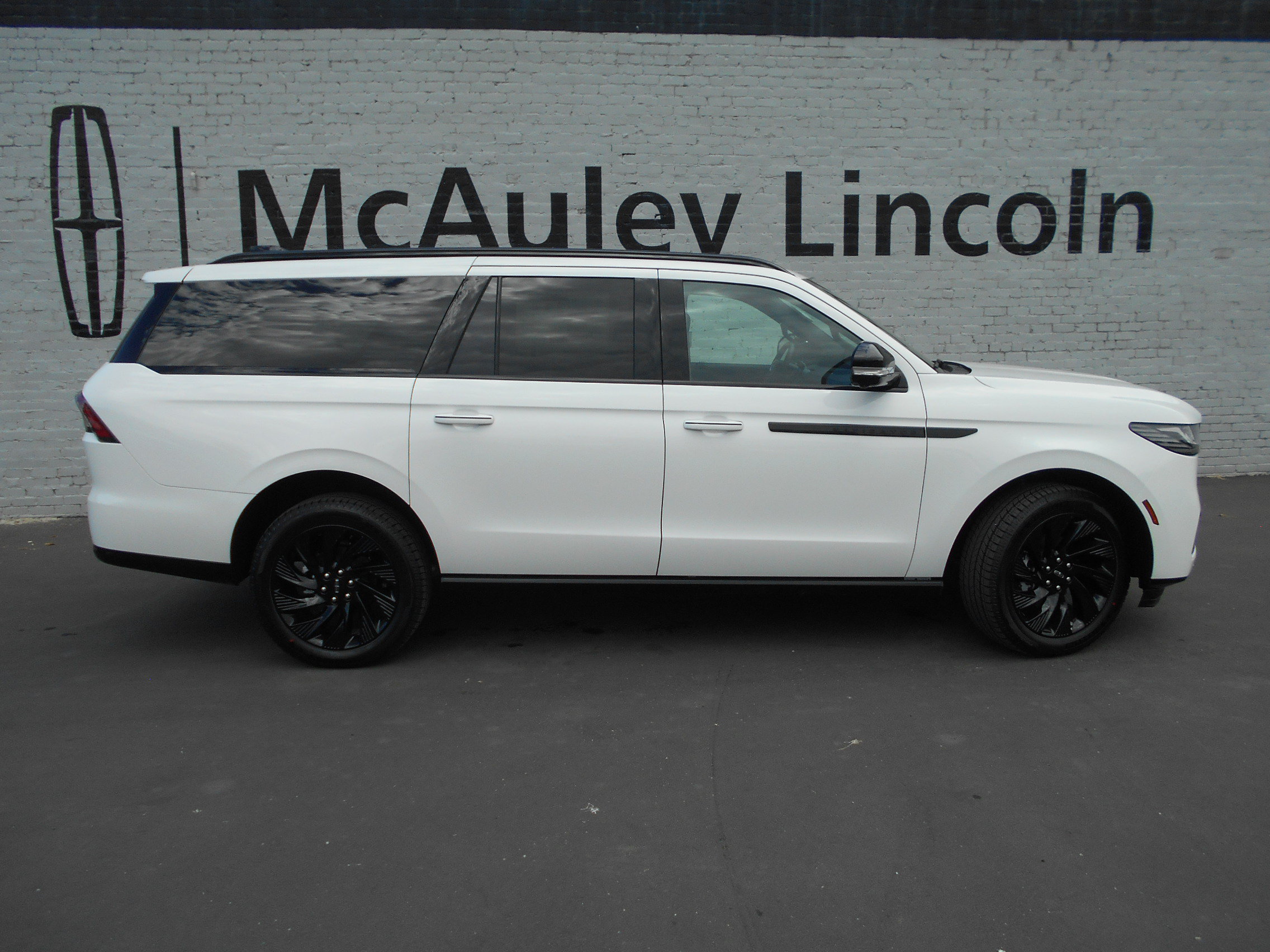 2027 Lincoln Navigator