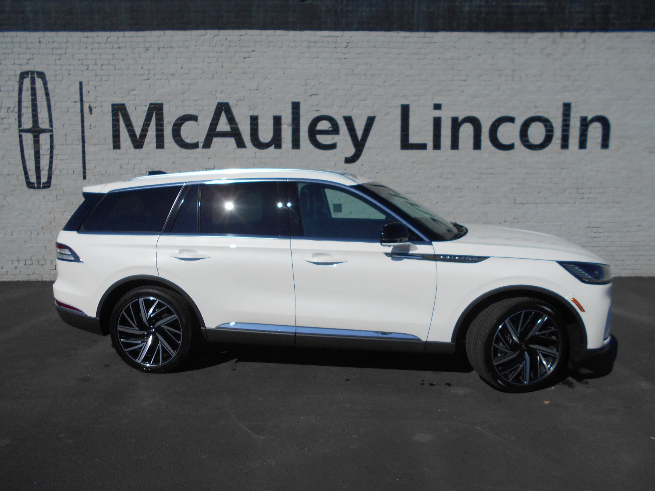2025 Lincoln Aviator Reserve's photo