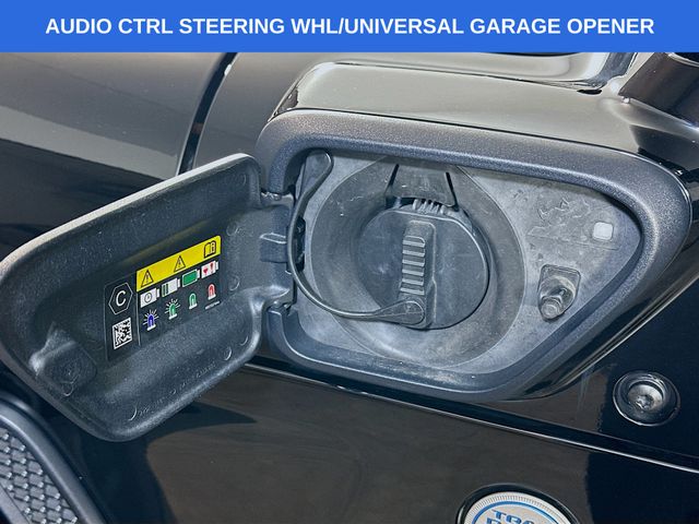 2023 Jeep Wrangler Sahara 4xe photo 3