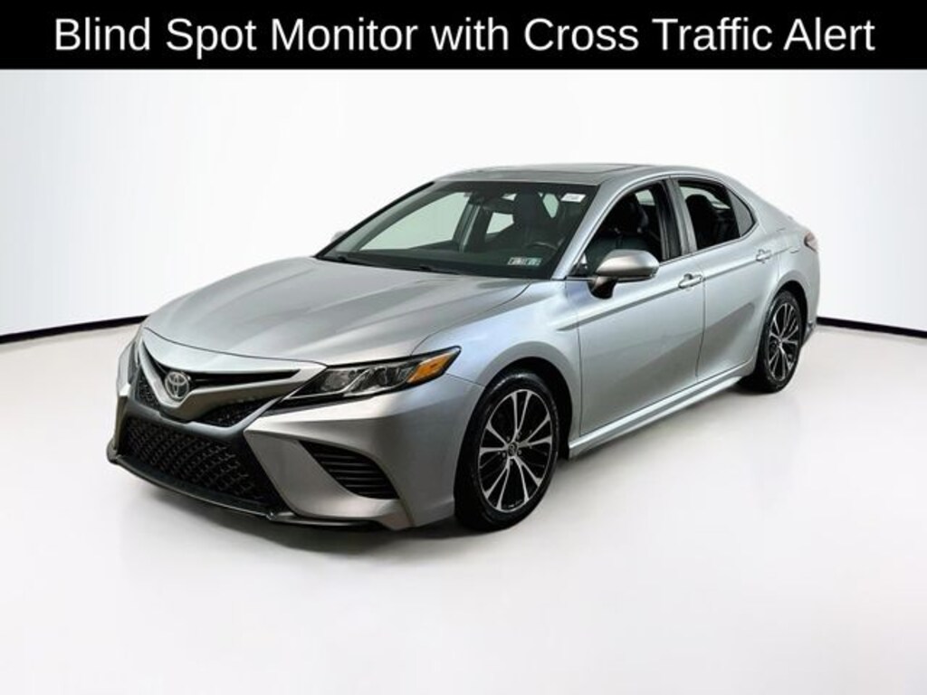 Used 2018 Toyota Camry SE Sedan
