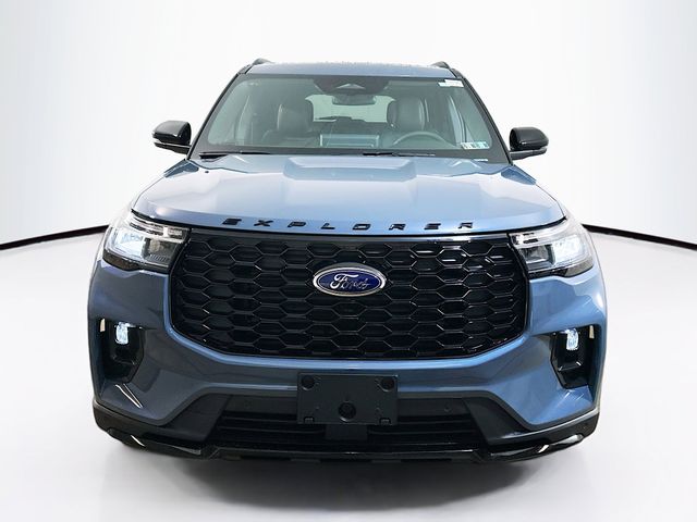 2026 Ford Explorer ST-Line photo 2