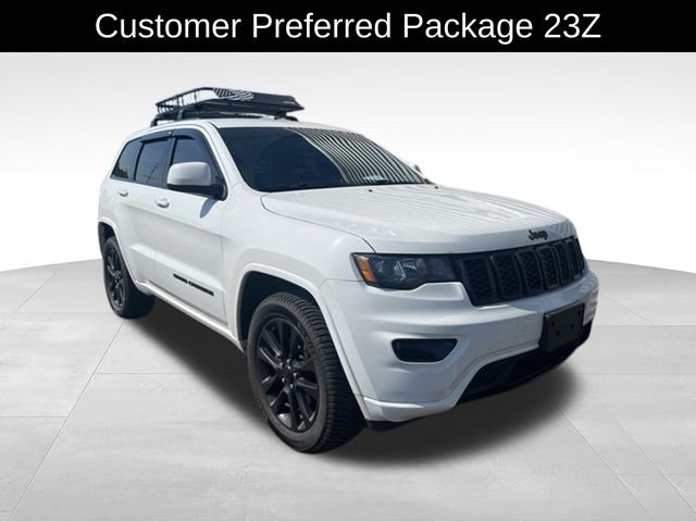 2017 Jeep Grand Cherokee Altitude 4WD's photo
