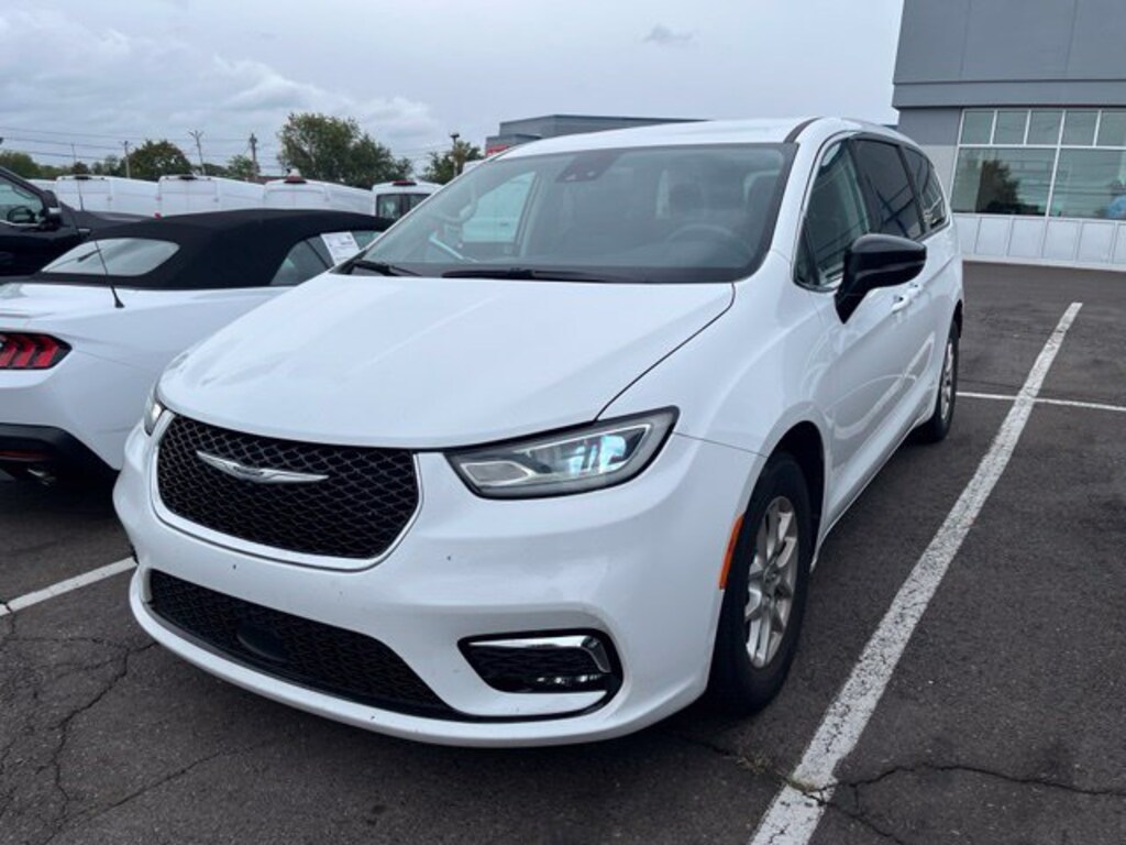 Used 2024 Chrysler Pacifica Touring L Van Passenger Van