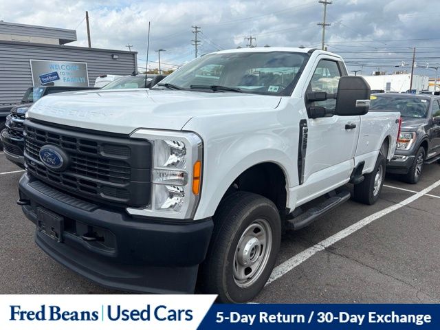 2023 Ford F-350 photo 2