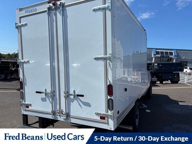 2025 Ford E-350 Base photo 4