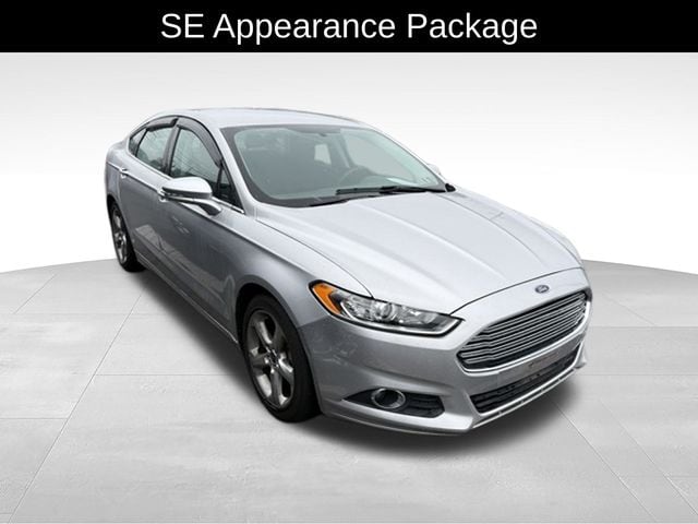 2016 Ford Fusion SE FWD's photo