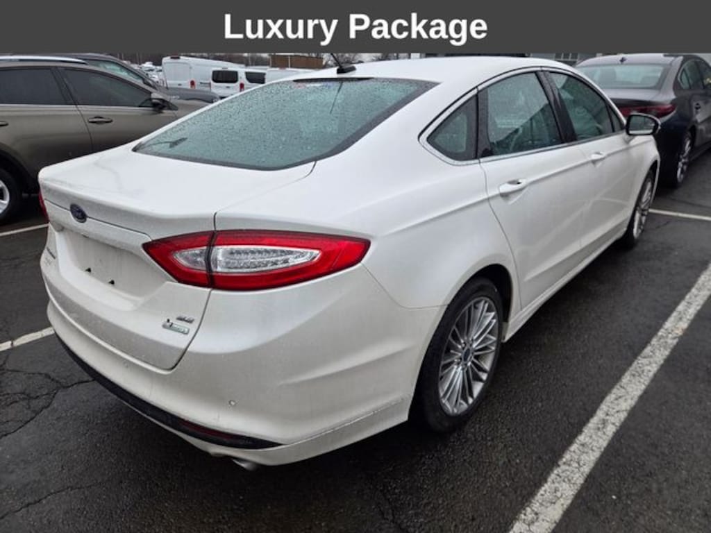Used 2013 Ford Fusion SE Sedan
