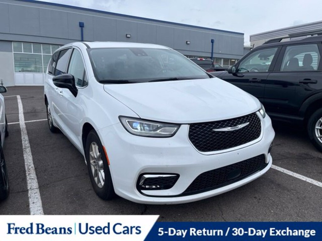 Used 2024 Chrysler Pacifica Touring L Van Passenger Van