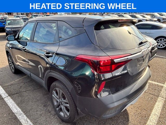 2023 Kia Seltos LX photo 3