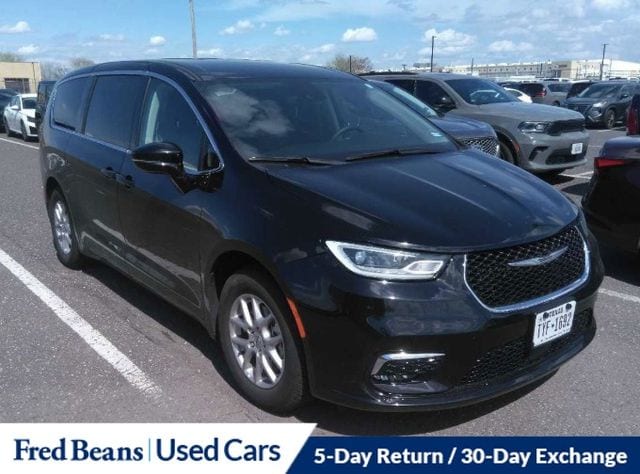 2024 Chrysler Pacifica Touring L's photo