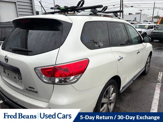 2015 Nissan Pathfinder Platinum photo 3