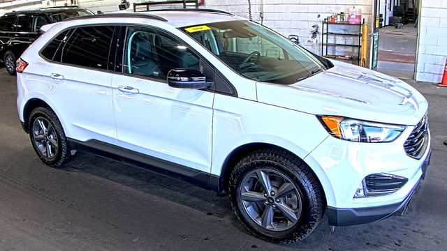 2024 Ford Edge SEL AWD's photo