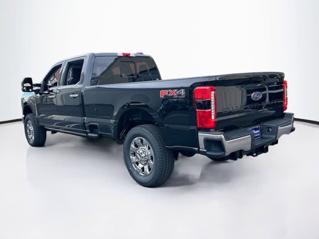 New 2026 Ford F-350 Lariat Truck Crew Cab