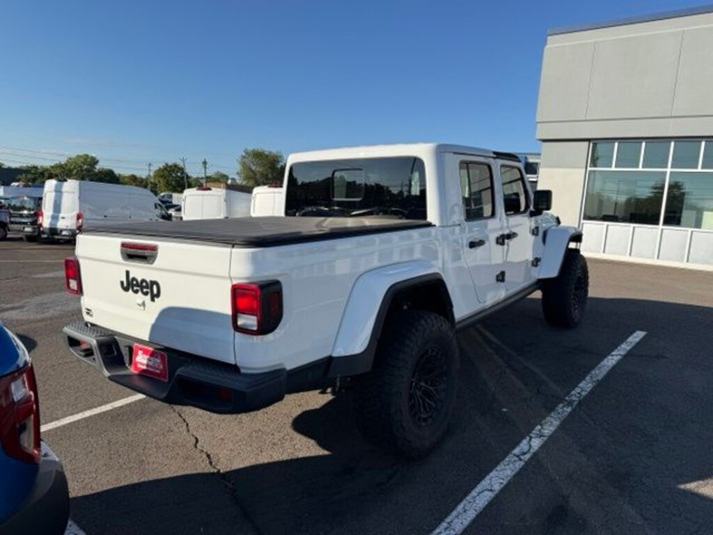 Used 2024 Jeep Gladiator Sport Truck Crew Cab