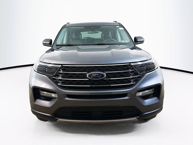 2023 Ford Explorer XLT photo 2