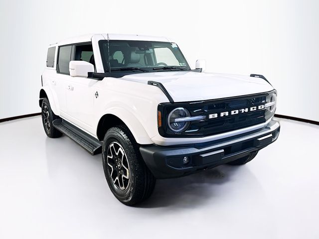 2025 Ford Bronco 4-Door Outer Banks's photo
