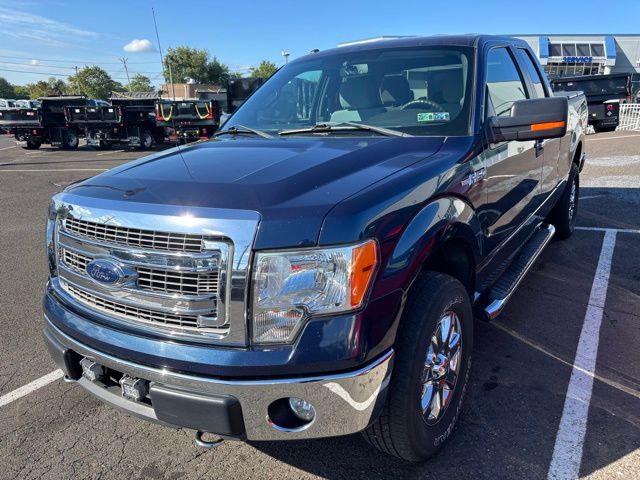 2013 Ford F-150 XLT photo 2