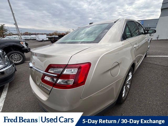 2018 Ford Taurus Limited photo 4