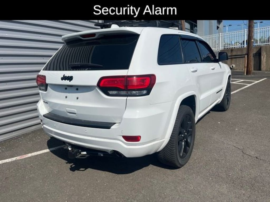 Used 2017 Jeep Grand Cherokee Altitude SUV