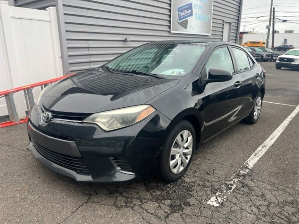 Used 2015 Toyota Corolla LE Sedan