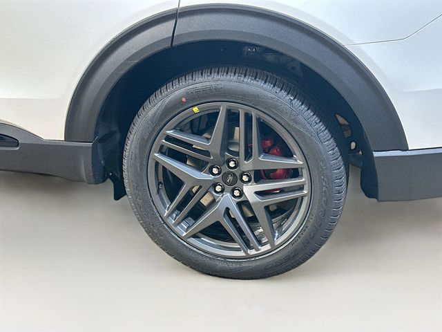 2026 Ford Explorer ST photo 3