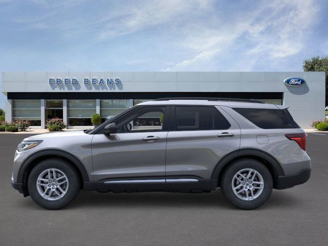 2025 Ford Explorer photo 2