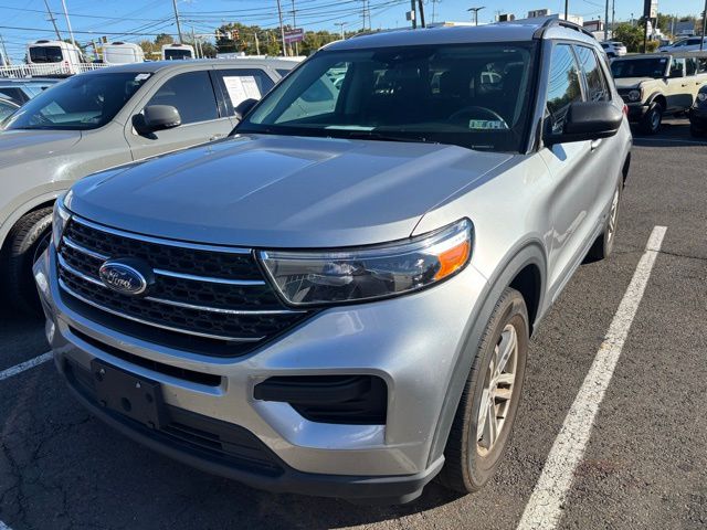 2022 Ford Explorer XLT photo 2