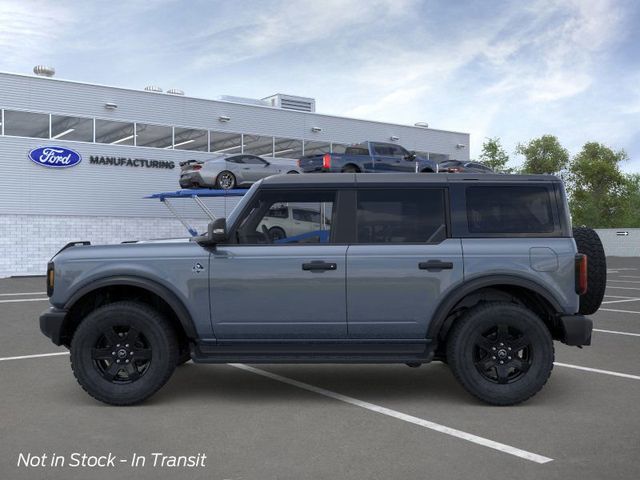 2025 Ford Bronco Outer Banks photo 3