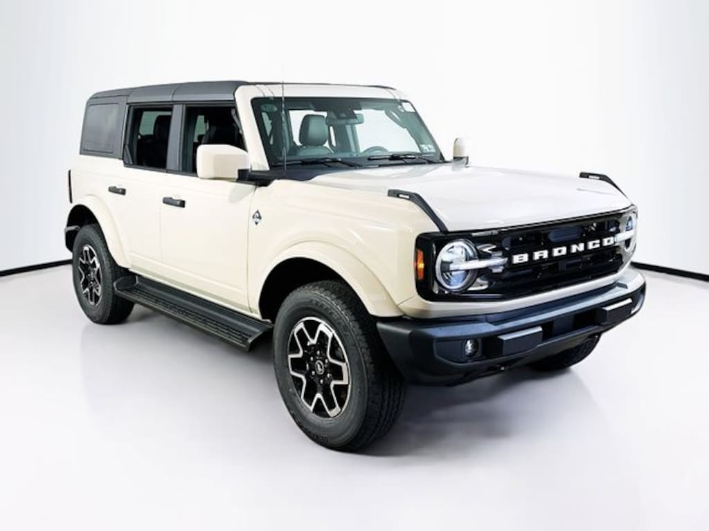 New 2026 Ford Bronco Outer Banks SUV