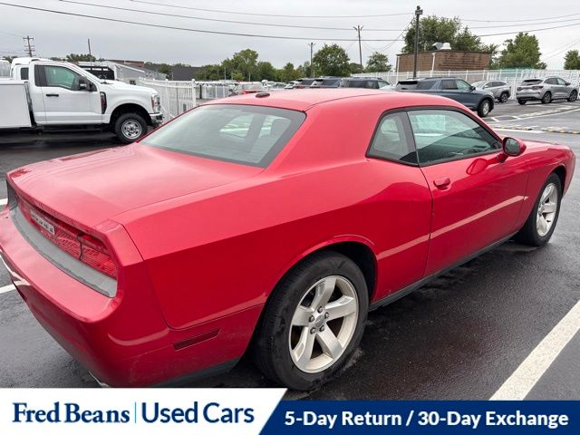2012 Dodge Challenger SXT photo 4