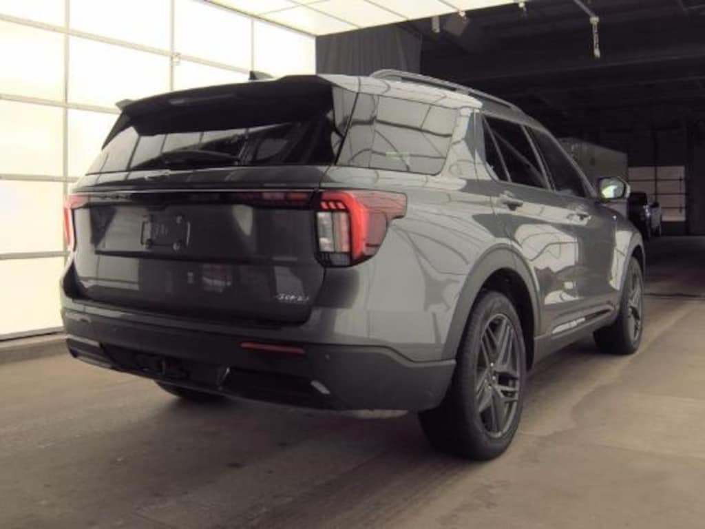 Used 2025 Ford Explorer ST-Line SUV