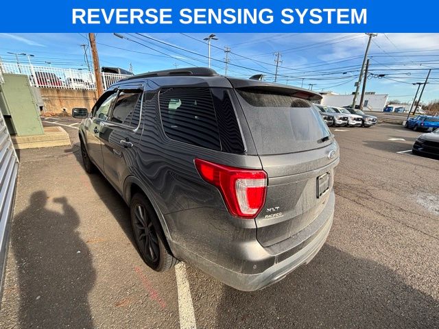 2017 Ford Explorer XLT photo 3