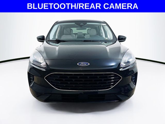 2022 Ford Escape SE photo 2