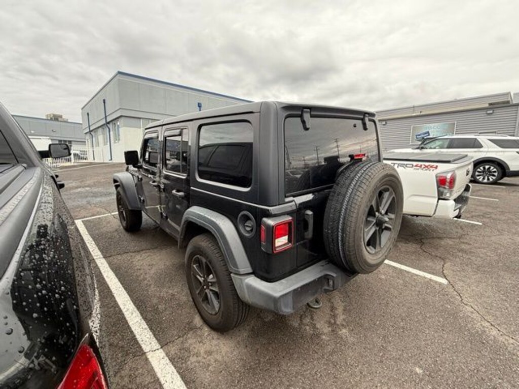 Used 2022 Jeep Wrangler Unlimited Sport Altitude SUV