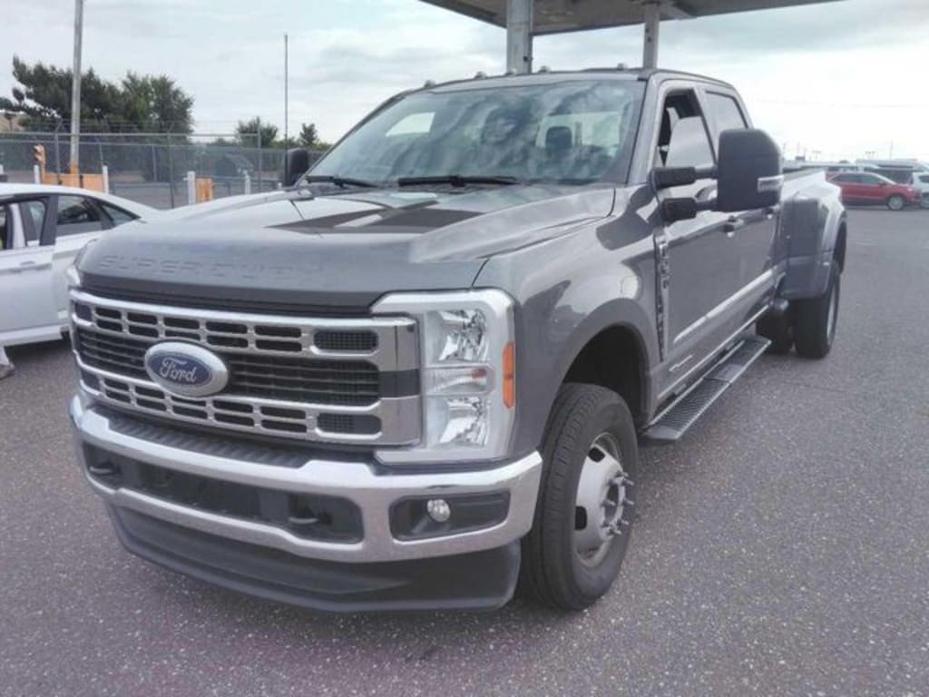 Used 2025 Ford F-350SD XLT Truck Crew Cab