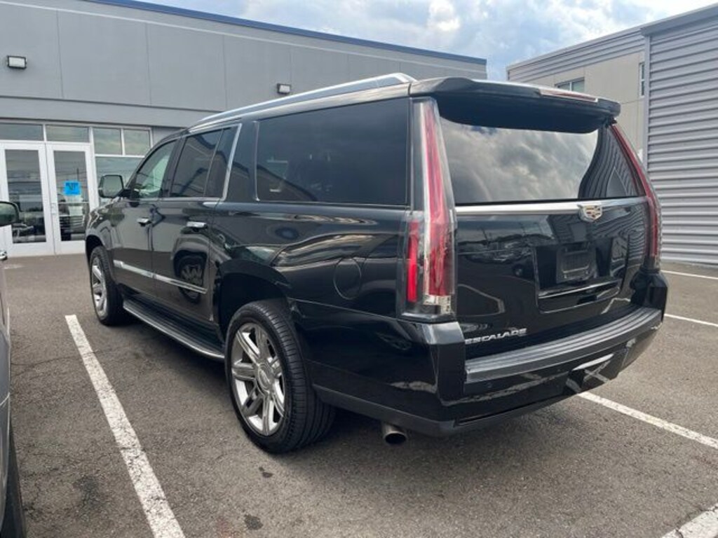 Used 2017 Cadillac Escalade ESV Luxury SUV