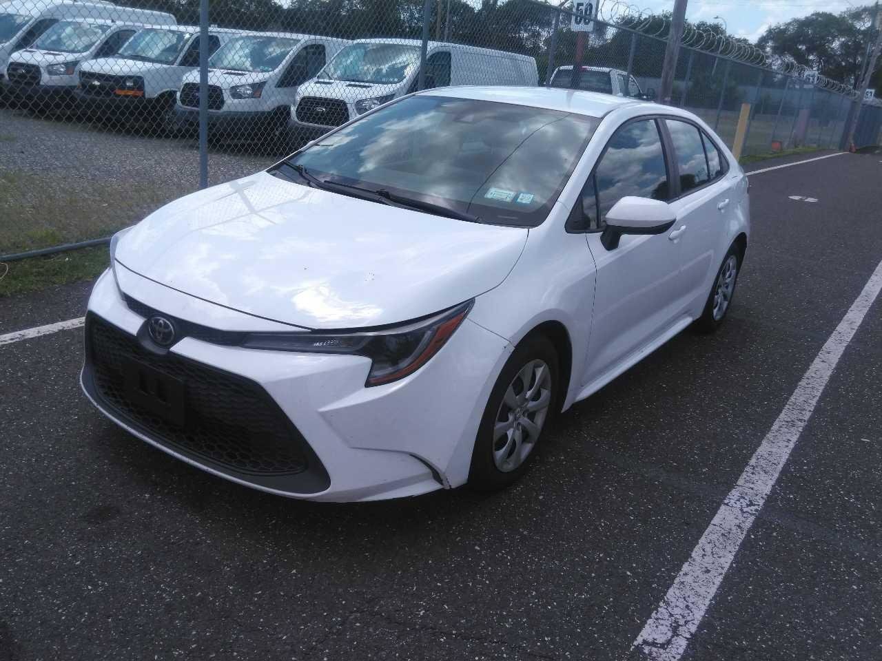 Used 2021 Toyota Corolla LE with VIN 5YFEPMAE8MP156656 for sale in Northfield, Minnesota