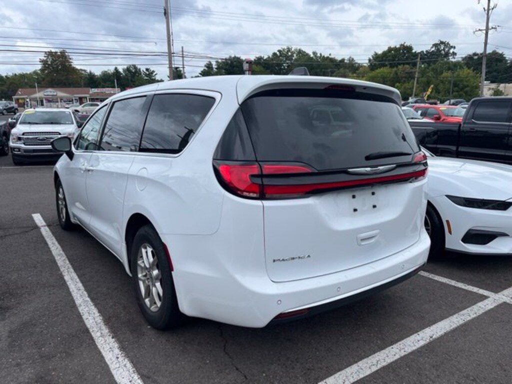 Used 2024 Chrysler Pacifica Touring L Van Passenger Van