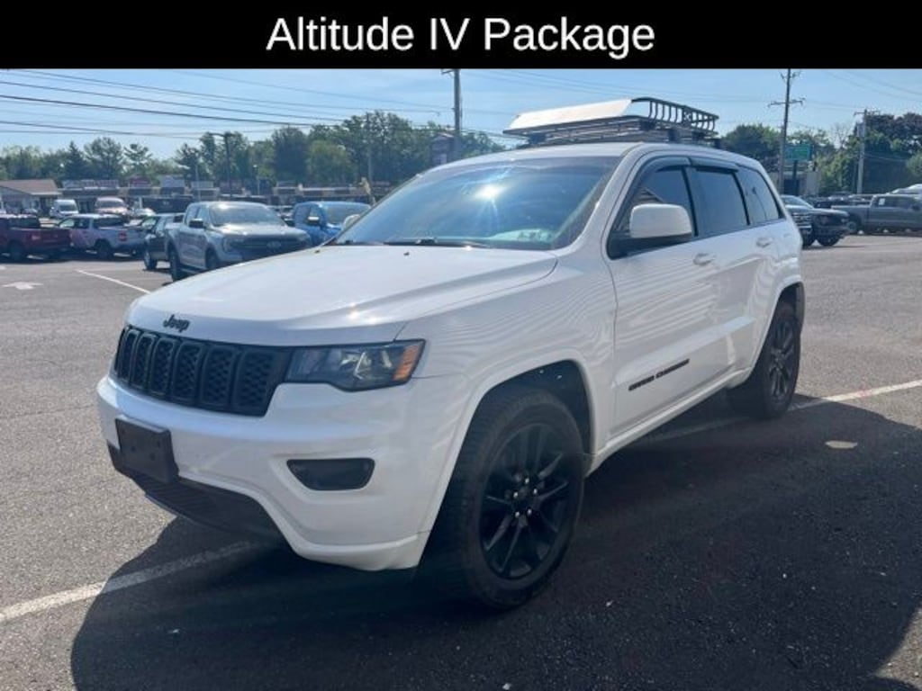 Used 2017 Jeep Grand Cherokee Altitude SUV