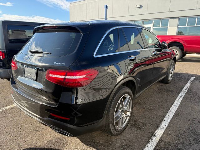 2019 Mercedes Benz GLC 300 4MATIC photo 2