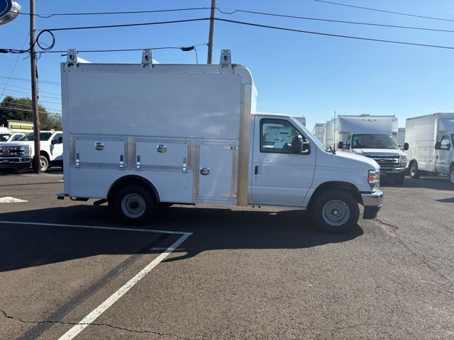 2026 Ford E-350 Base photo 4