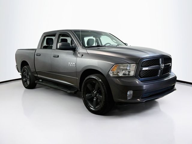 2016 RAM 1500 Express 4x4 Crew Cab 5'7's photo
